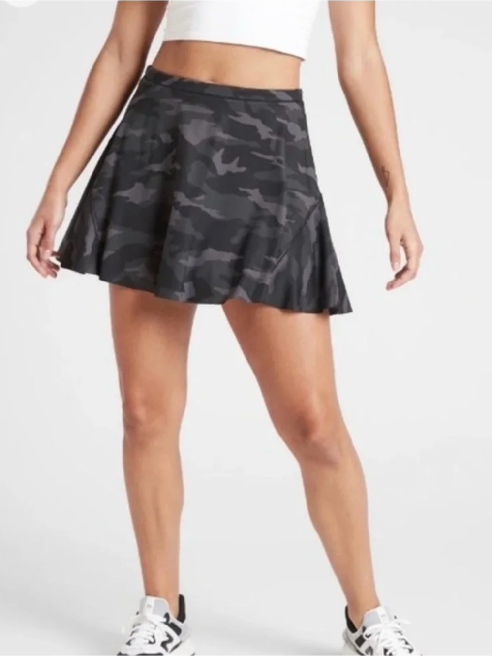 ATHLETA Gray Camo Match Point Printed Skort Mesh Pockets